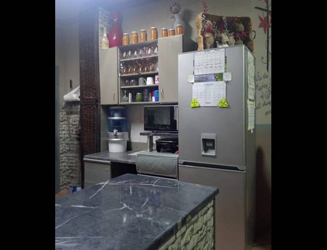 3 BEDROOM TOWNHOUSE FOR SALE IN VANDERBIJLPARK CE 2